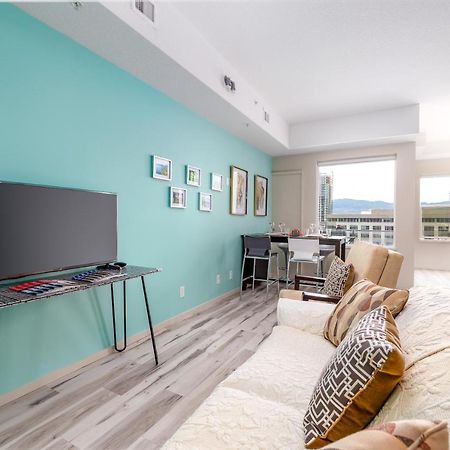 Tiffany Blue@Downtown Culture District Apartment Kelowna Ngoại thất bức ảnh